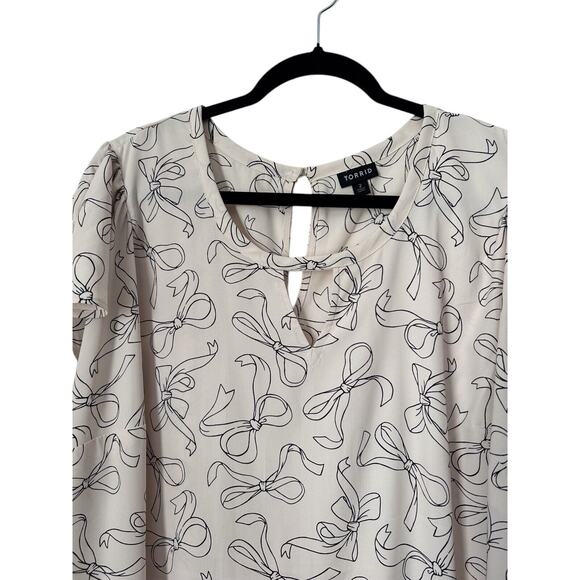 Torrid Top Size 2X Georgette Keyhole Flutter Short Sleeve Pretty Bows Blouse - Picture 4 of 13